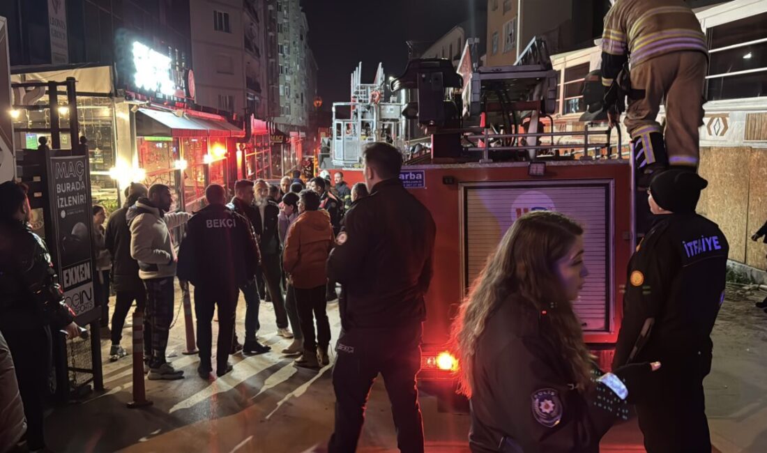 Kütahya'da, bir binanın yangın çıkan 7. katından zemin kattaki kafeteryanın