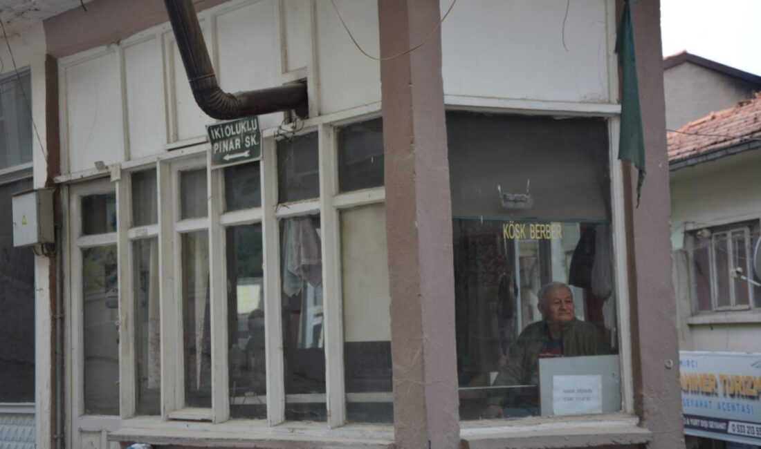Manisa'nın Demirci ilçesinde 69 yaşındaki Hasan Erşahin, 57 yıl önce