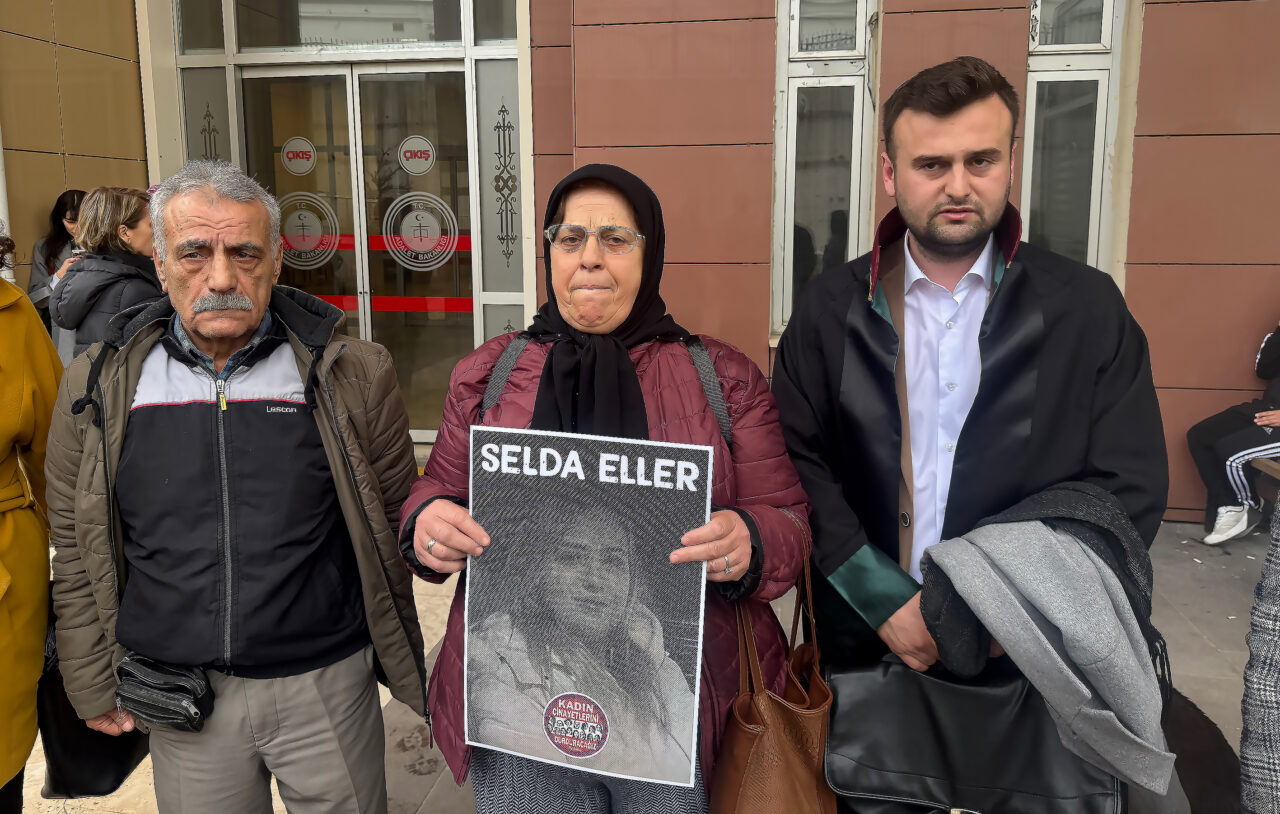 Manisa'nın Yunusemre ilçesinde boşanma aşamasındaki eşi Selda Eller'i boğarak öldüren