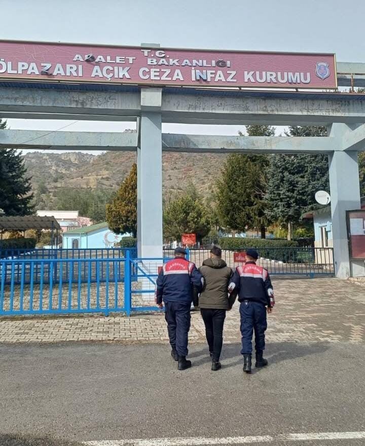 Bilecik’te nafaka yükümlülüğünü yerine getirmeyen şahıs yakalanarak tutuklandı.