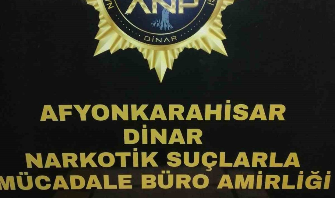 Afyonkarahisar’da polis tarafından düzenlenen operasyonda 4 adet peçeteye emdirilmiş uyuşturucu