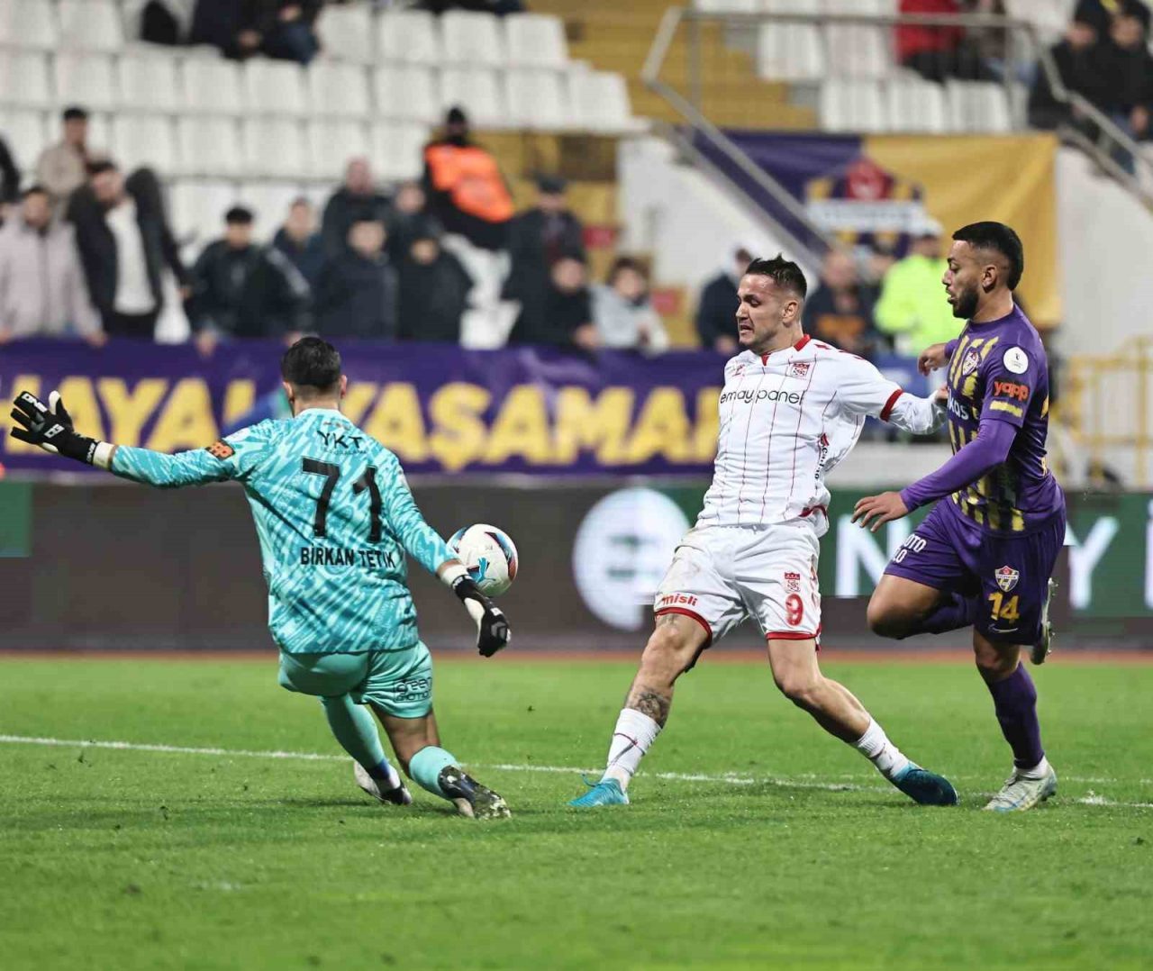 Trendyol Süper Lig’de 22. haftanın açılış maçında Sivasspor deplasmanda Eyüpspor’a