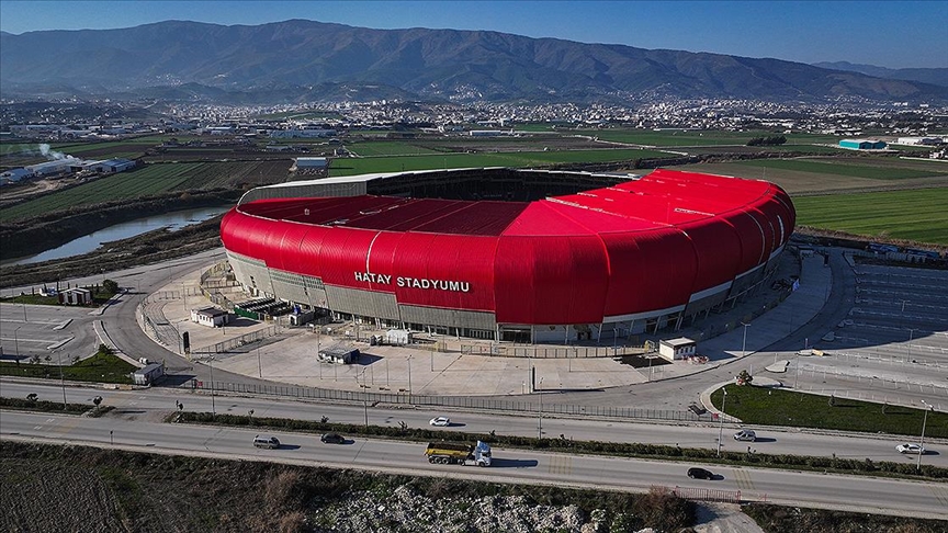 Depremlerden etkilenen Hatay'ın Trendyol Süper Lig'deki temsilcisi Atakaş Hatayspor'un taraftarları,