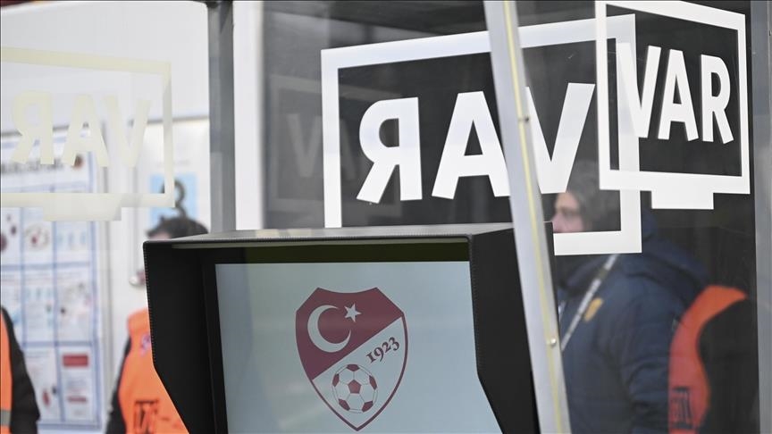 Trendyol Süper Lig'in 25. haftasında oynanacak Galatasaray-Fenerbahçe derbisinin VAR hakemi