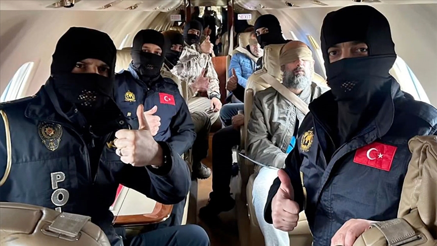 İçişleri Bakanı Ali Yerlikaya, kırmızı bültenle aranan "Daltonlar" organize suç
