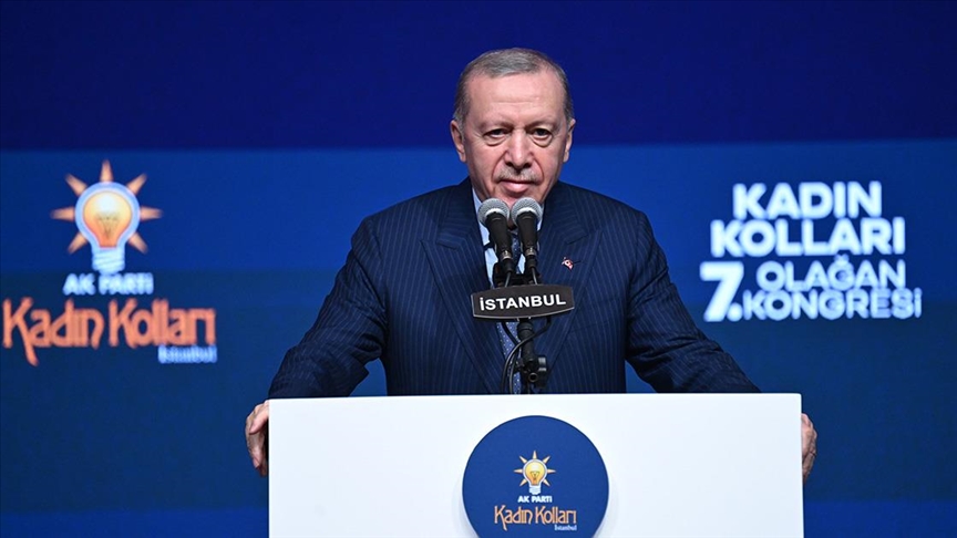 Cumhurbaşkanı Erdoğan, "Kadınları dışlayan hiçbir teşebbüs gibi hiçbir siyasi hareketin