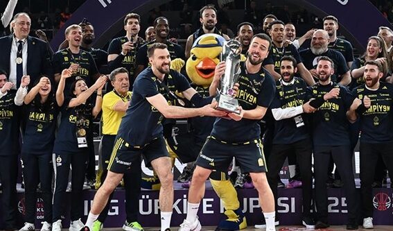 Fenerbahçe Beko, Beşiktaş Fibabanka'yı 104-81 mağlup ederek 39. ING Türkiye