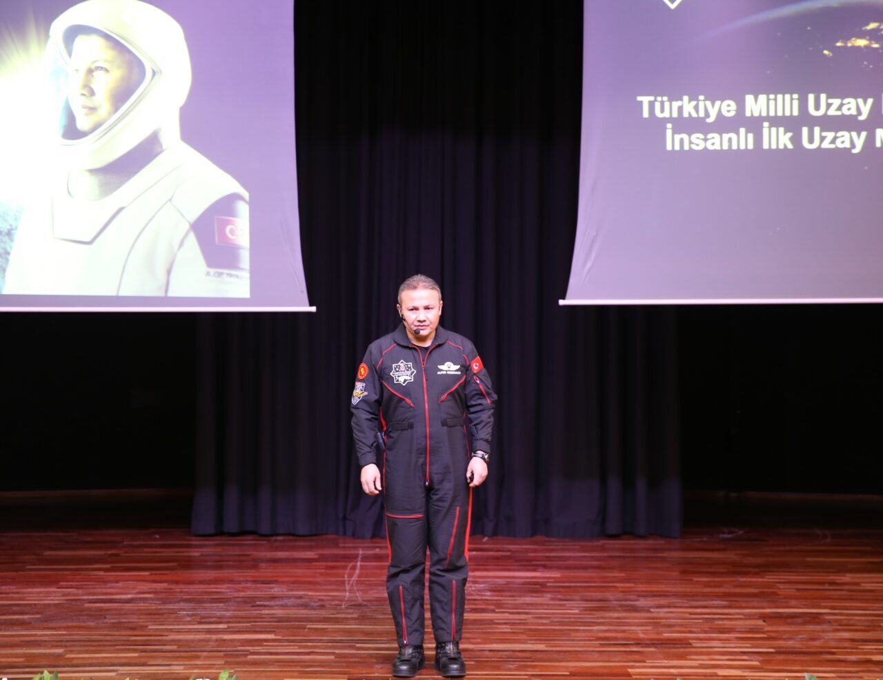 Türkiye'nin ilk astronotu Alper Gezeravcı, Denizli'de düzenlenen etkinlikte öğrencilerle buluştu.