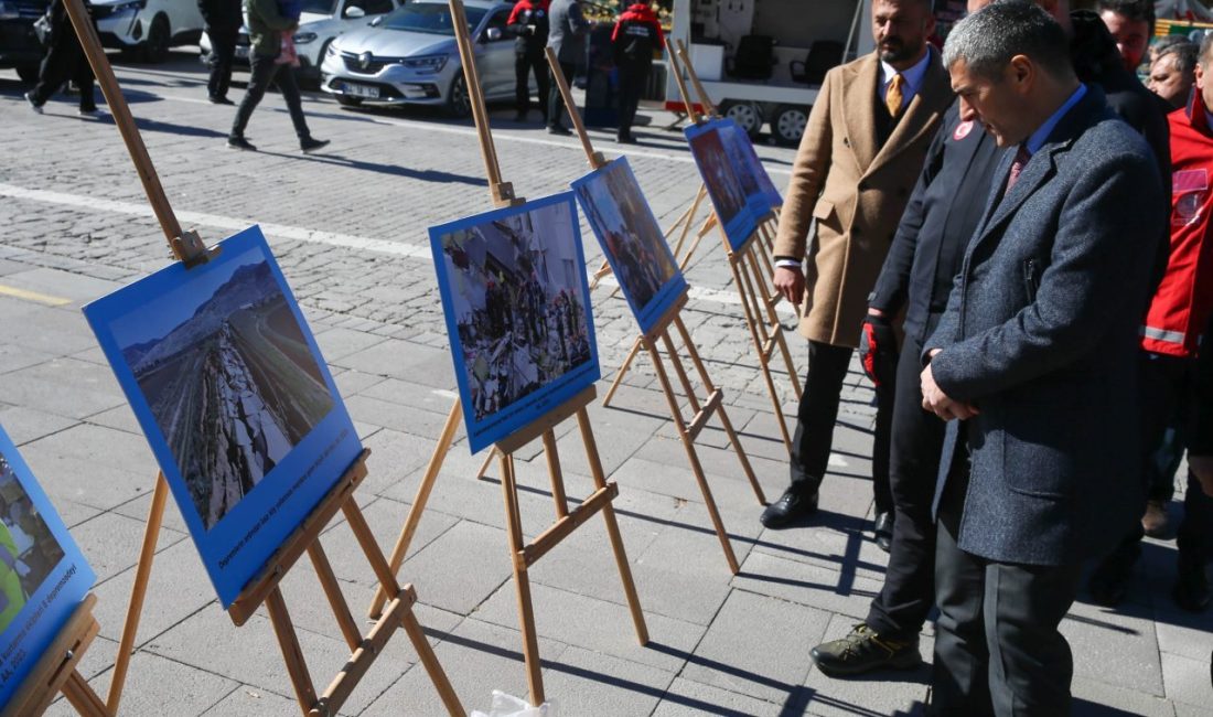 Uşak’ta, Kahramanmaraş merkezli depremlerin ikinci yılı dolayısıyla anma etkinliği düzenlendi.