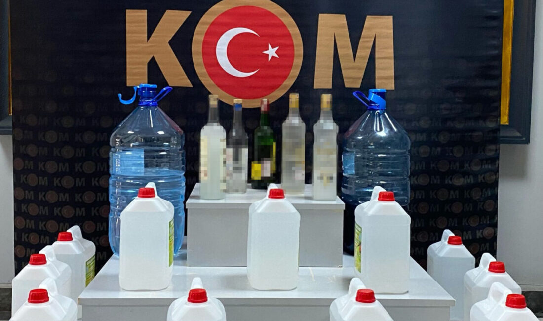 Uşak'ta sahte içki ele geçirildi, 2 şüpheli gözaltına alındı.
