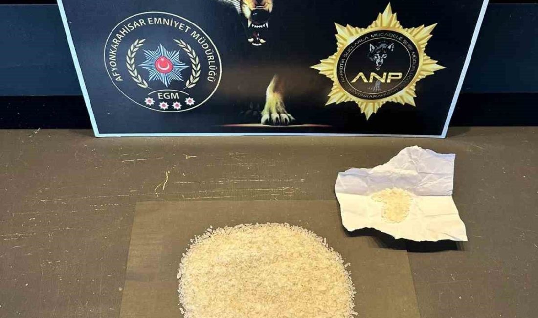 Uyuşturucu ile yakalanan 2 kişiden biri tutuklandı Afyonkarahisar’da polis tarafından 54 gram uyuşturucu ile yakalanan 2 kişiden