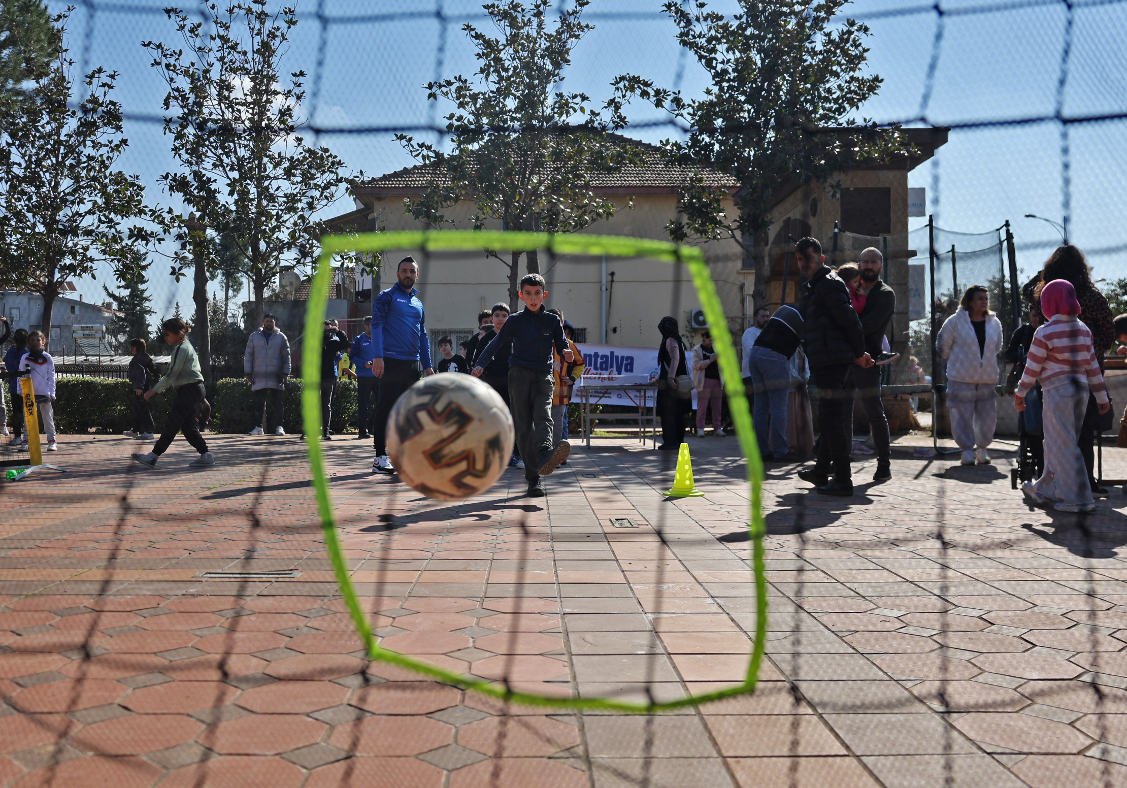 Antalya Büyükşehir Belediyesi’nin "Spor Antalya Mahallemde" etkinliği Döşemealtı Yeşilbayır Mahallesi’nde