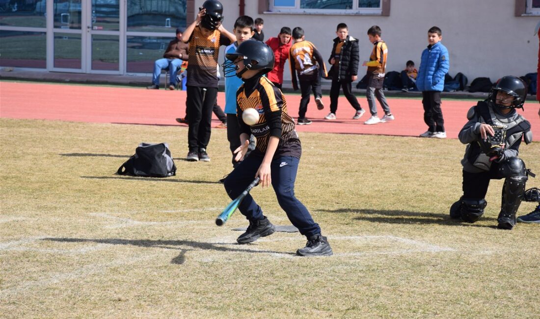 Kocatepe Spor Kompleksi'nde düzenlenen Küçük-Yıldız-Gençler (Erkek) kategorilerindeki beyzbol müsabakaları sona