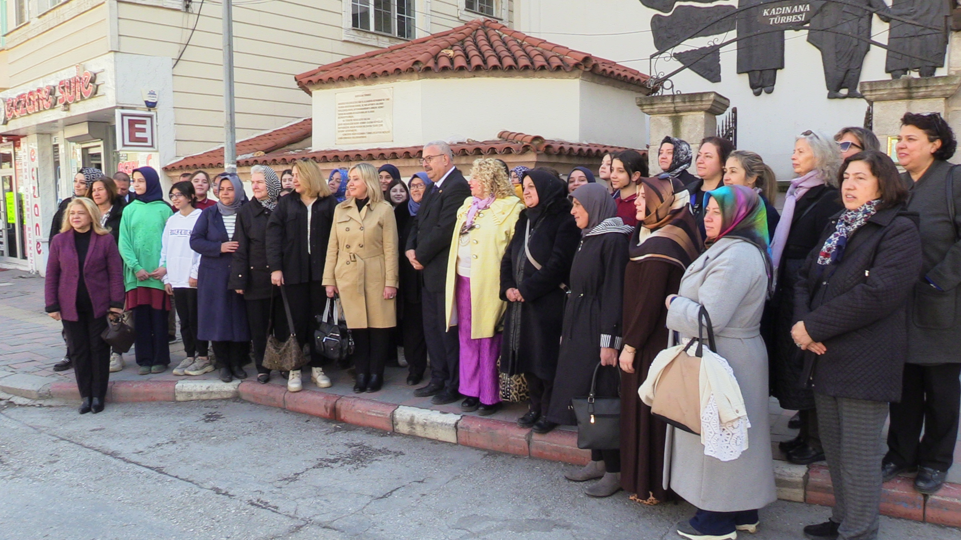 Afyon’un KADINANALARI anıldı 2 Afyon’un KADINANALARI anıldı