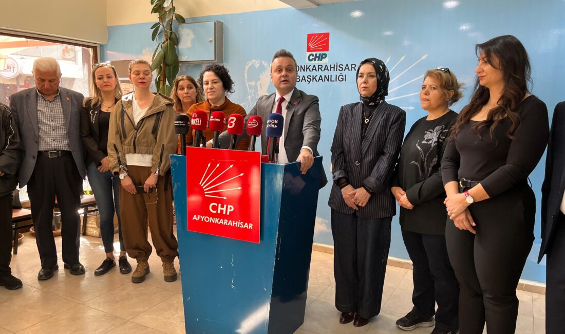 CHP Afyonkarahisar İl Başkanı Faruk Duha Erhan, partisinin il başkanlığında