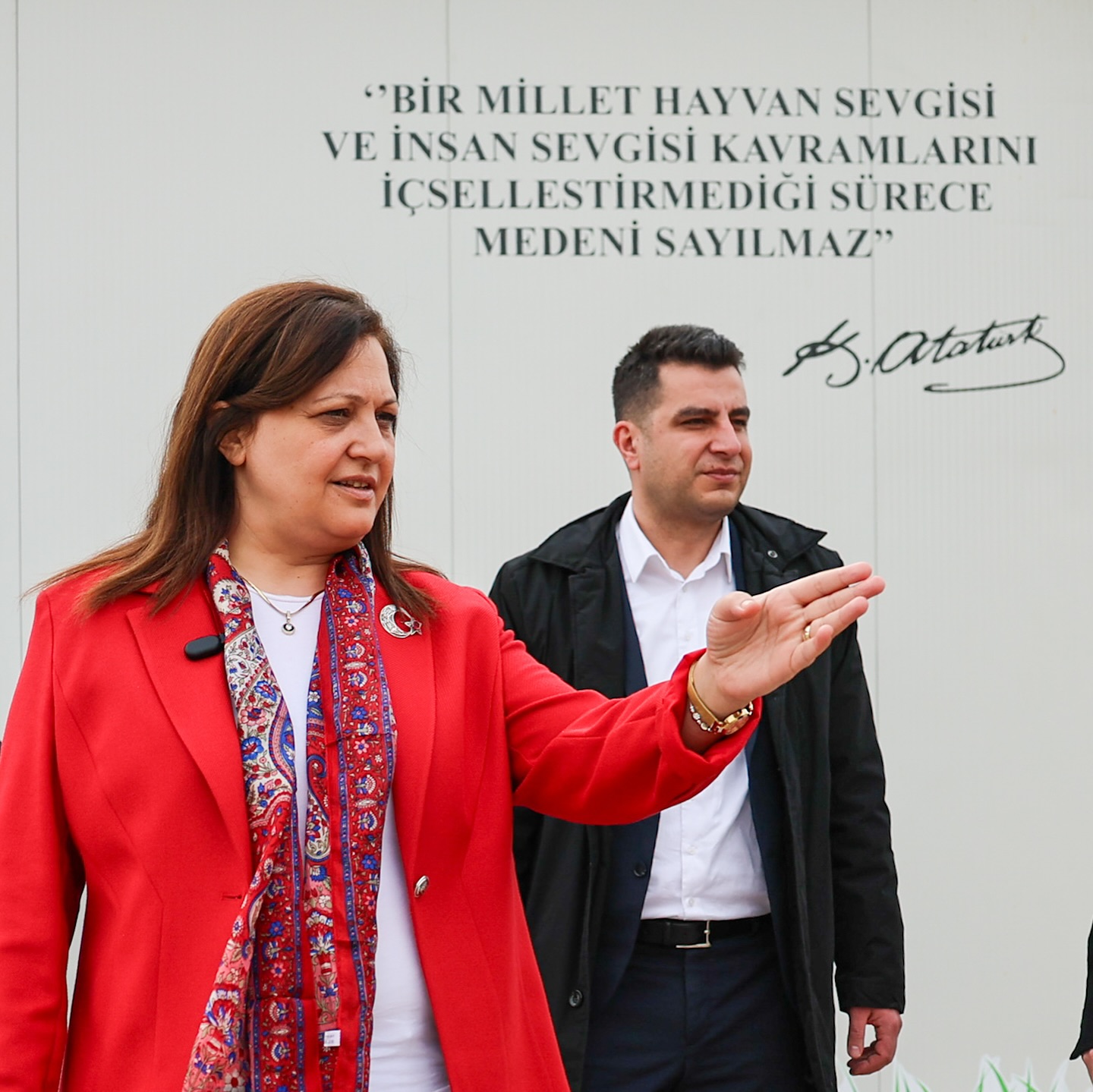 Afyonkarahisar Belediyesi, sokak hayvanlarının beslenme ihtiyaçlarını karşılamak ve çevre dostu