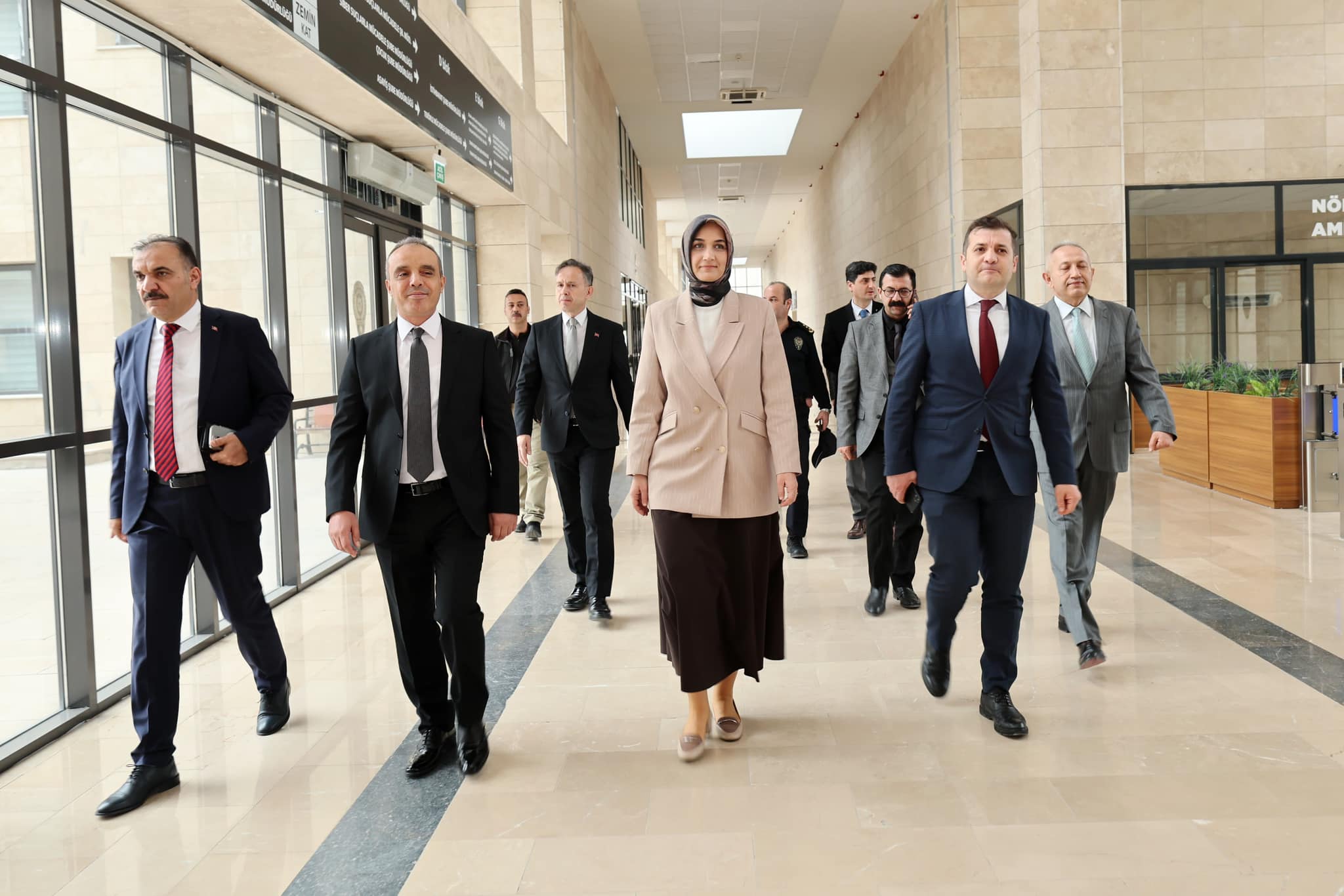 Afyonkarahisar Emniyet Müdürlüğü, suç ve suçlulara karşı sürdürdüğü kararlı mücadelesiyle