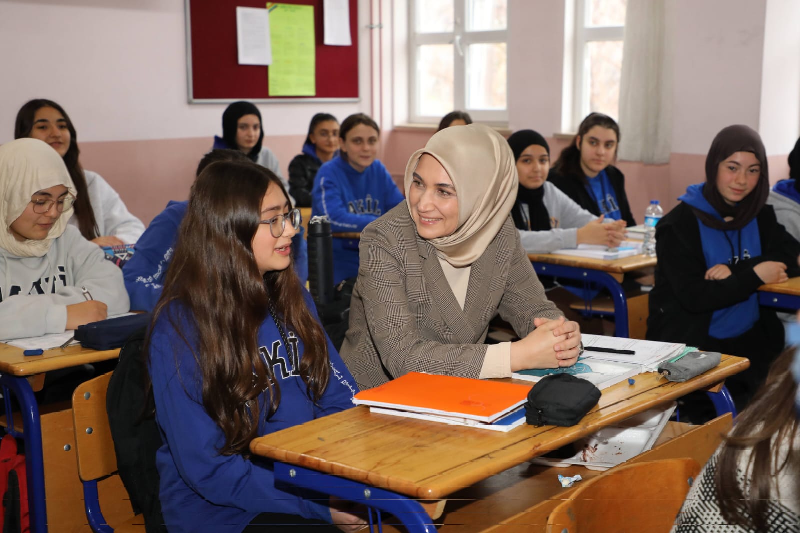 Afyonkarahisar'ın ilk kadın valisi Kübra Güran Yiğitbaşı, anne merhameti ile