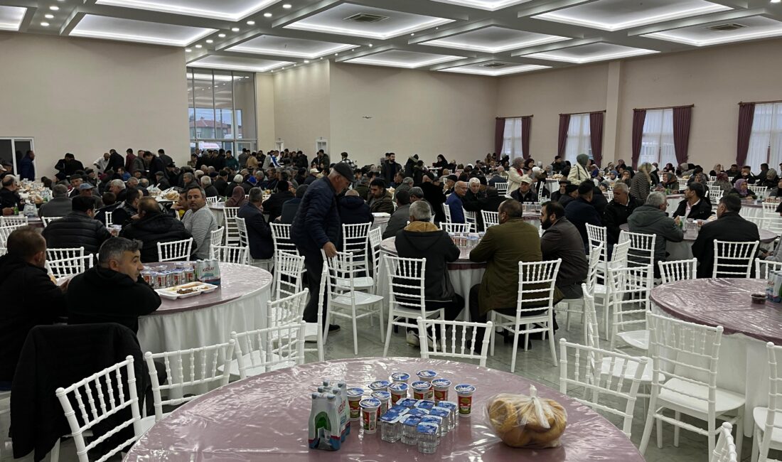 İhsaniye’nin Kayıhan beldesinde birlik ve beraberliğin perçinlendiği iftar buluşması yapıldı.