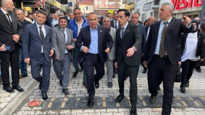 MHP Genel Başkan Yardımcısı İzzet Ulvi Yönter Emirdağ’da açılışlar gerçekleştirdi.