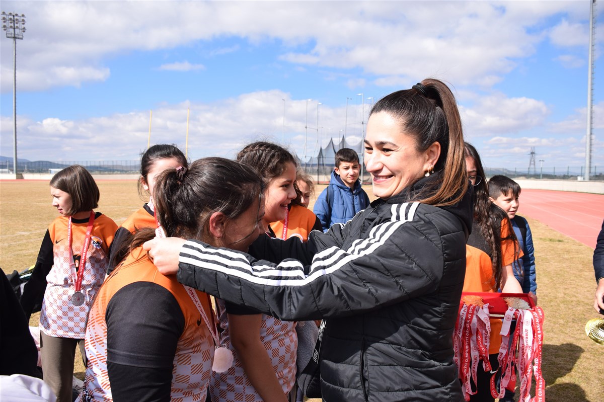 Okul Sporları faaliyet programı çerçevesinde, küçük, yıldız ve gençler (kızlar-genel)