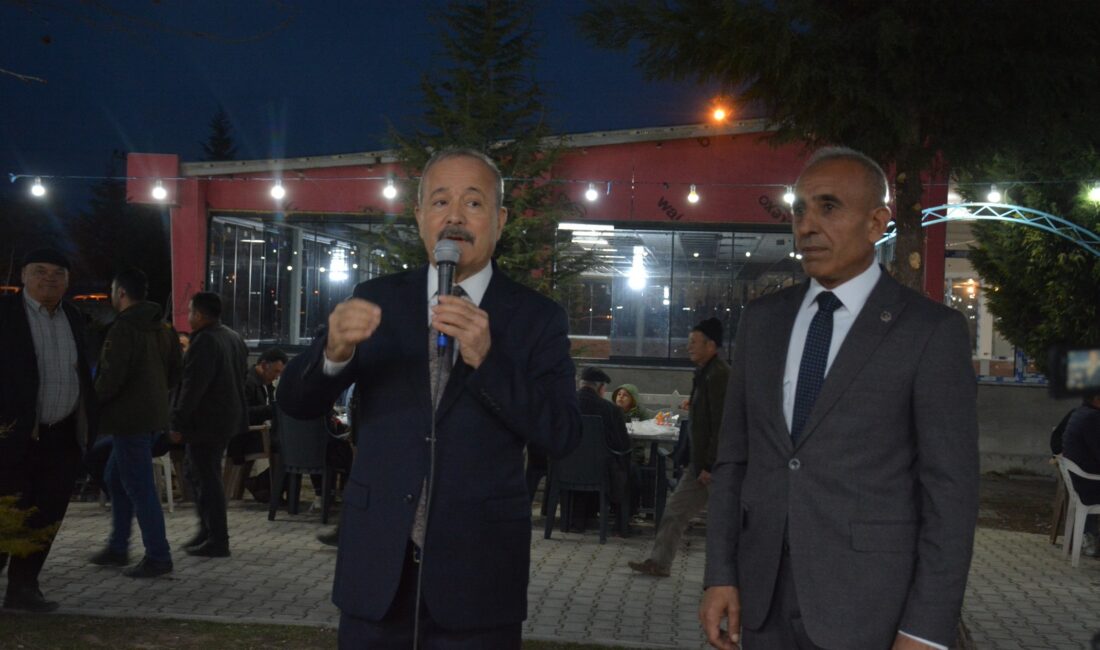 Milliyetçi Hareket Partisi Afyonkarahisar Milletvekili Mehmet Taytak, Sülümenli Belediyesi’nin iftar