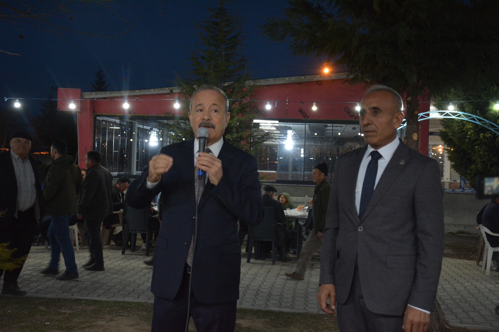 Milliyetçi Hareket Partisi Afyonkarahisar Milletvekili Mehmet Taytak, Sülümenli Belediyesi’nin iftar