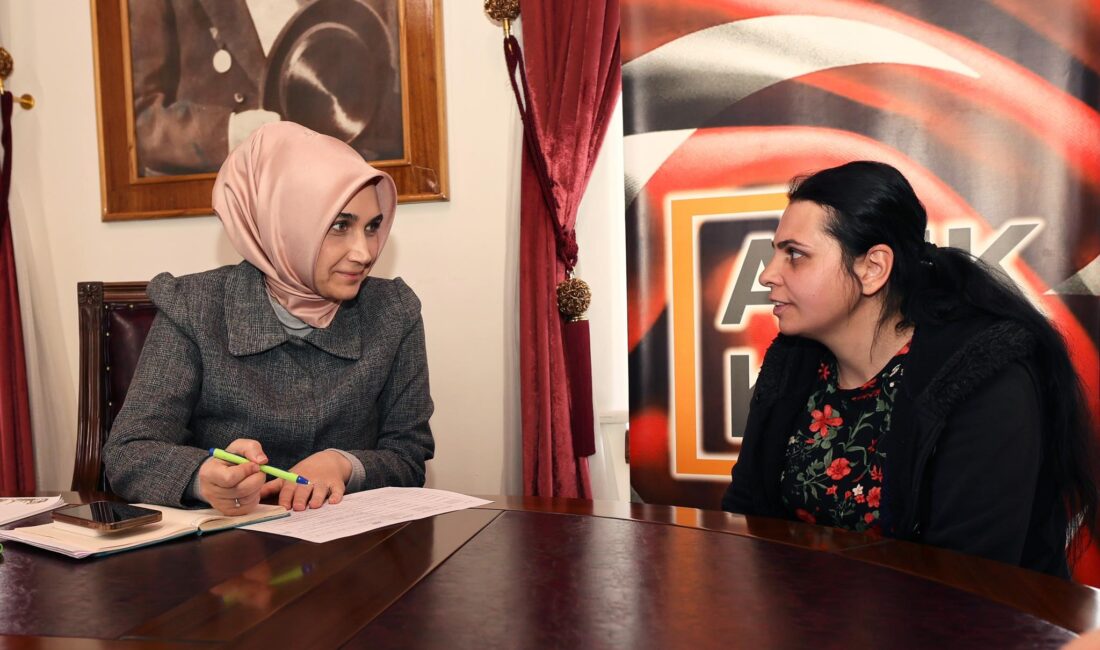   Açık Kapı Müdürlüğü’nde talep ve müracaatta bulunan vatandaşlar, Afyonkarahisar