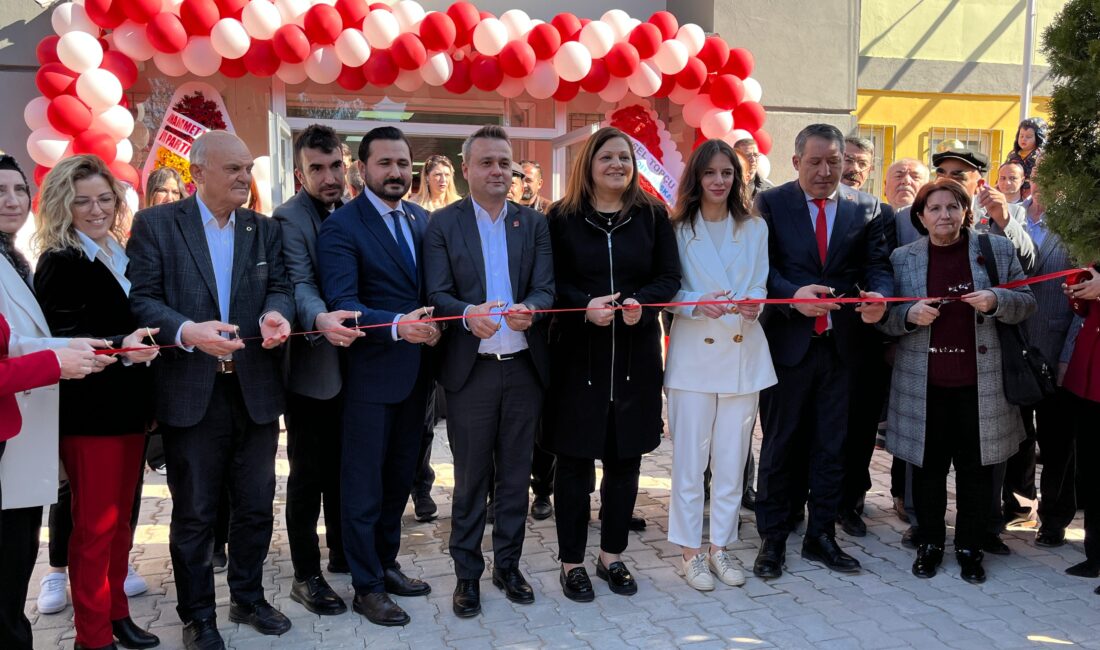 Halk Gıda satış noktasının açılışında müjdesini veren Afyonkarahisar Belediye Başkanı