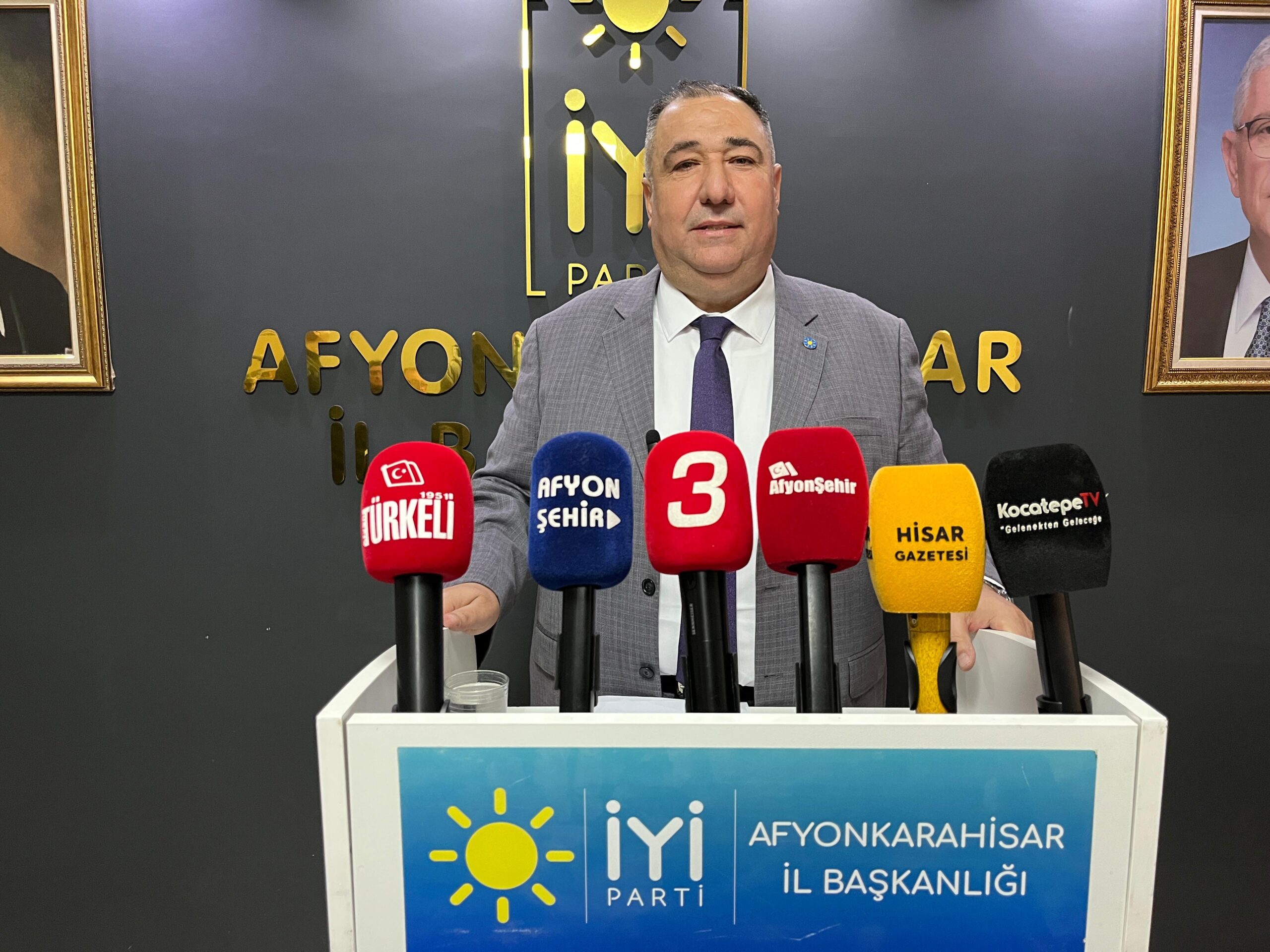 
İYİ Parti Afyonkarahisar İl Başkanı Muhammet Mısırlıoğlu, Ramazan Bayramı dolayısıyla