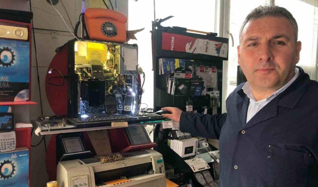 Eskişehir’de 29 yıllık esnaf İsmail Demirkapı, geri dönüşüm malzemeleriyle yapmış
