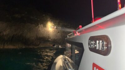 Muğla'nın Marmaris ilçesinde, aralarında çocukların da bulunduğu 14 düzensiz göçmen