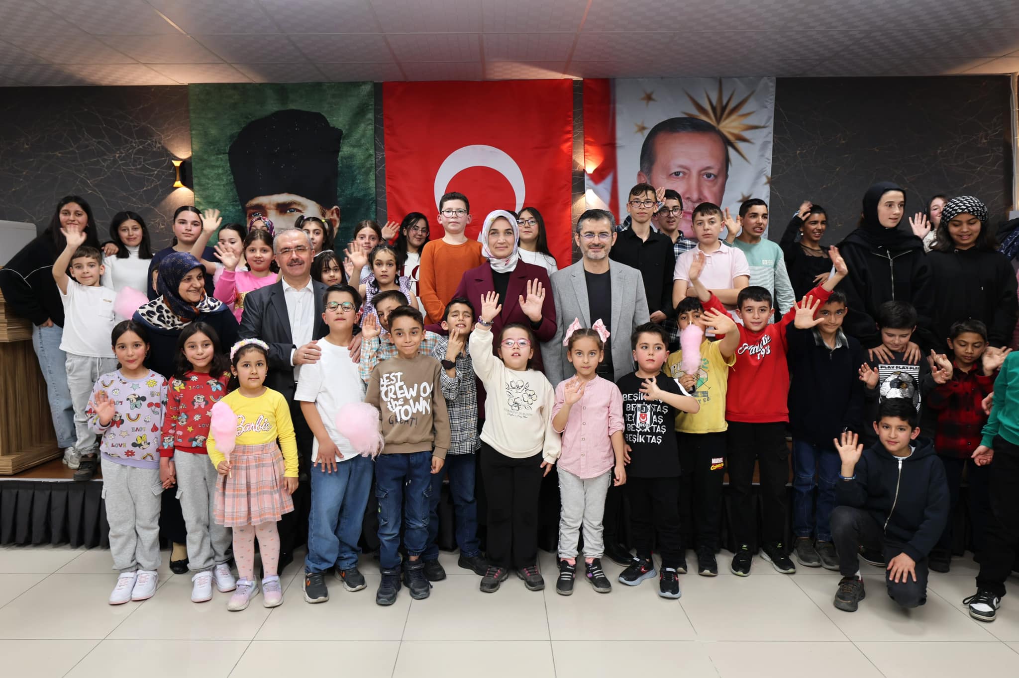 Afyonkarahisar Valisi Doç. Dr. Kübra Güran Yiğitbaşı ve eşi Dr.