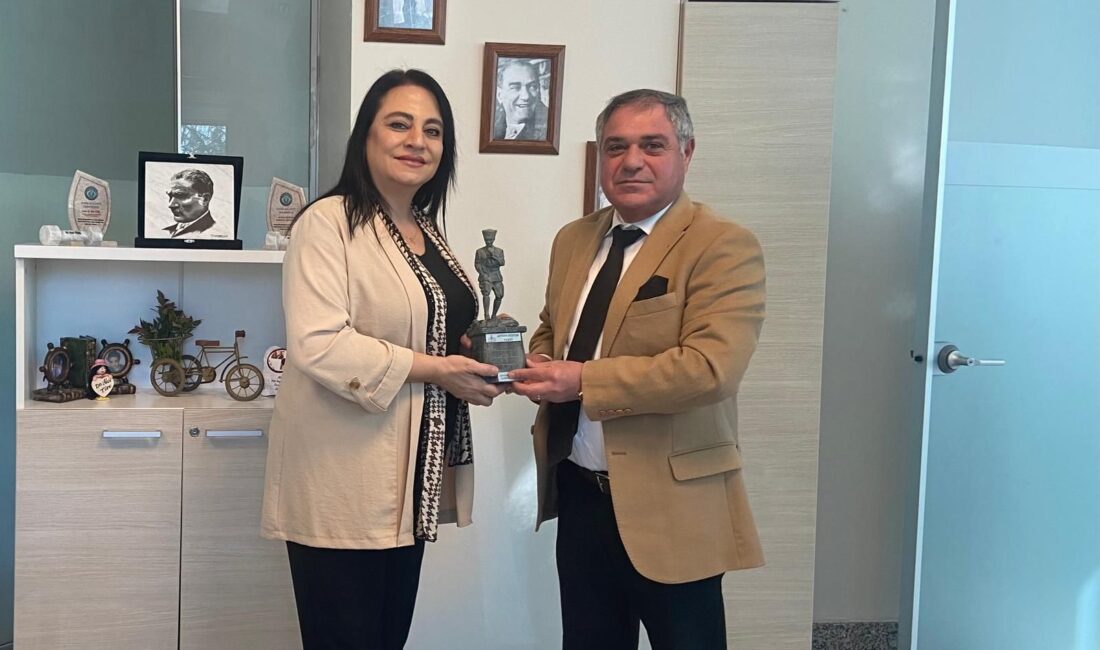 Afyonkarahisar Tabip Odası, 14 Mart Tıp Bayramı’nda Afyon Eğitim Vakfı’na