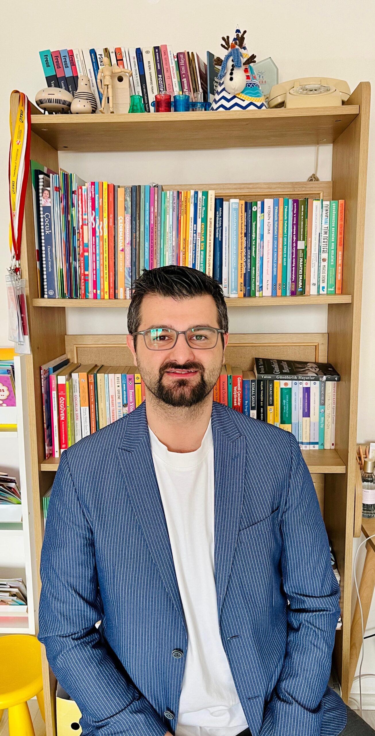 Pedagog Emrah Şenbabaoğlu: Geçmiş bayram nostaljisi yapmayı bir yana bırakıp