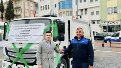 Dazkırı’da belediye araç filosuna bir çöp aracı ekledi.