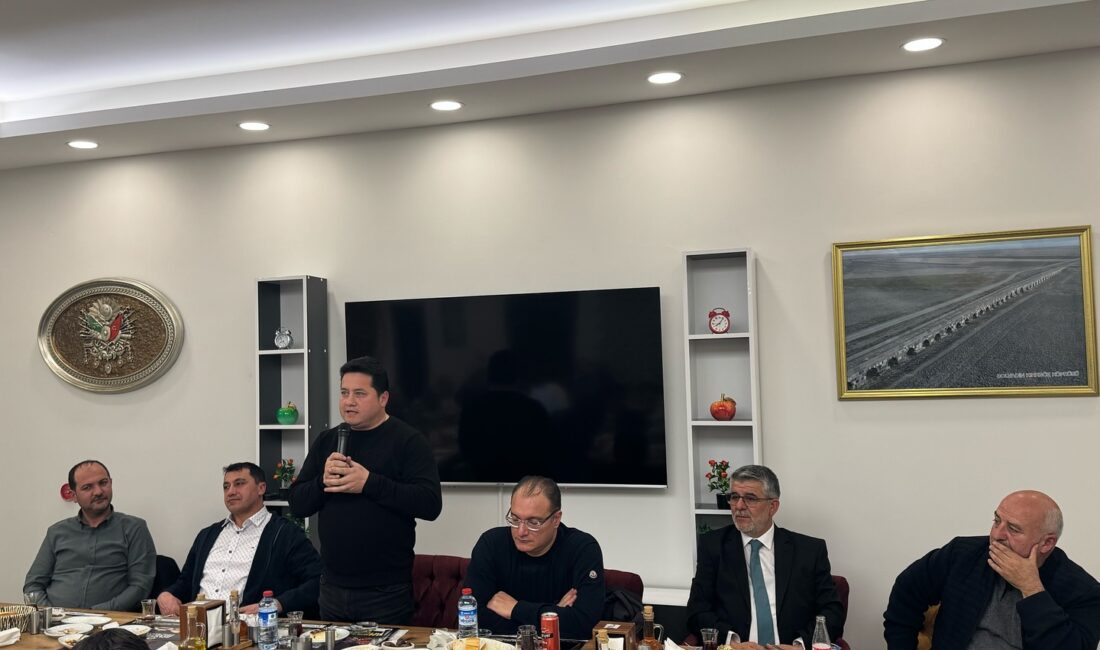 
Bolvadin Kaymakamı Ali Arıkan, Belediye Başkanı Derviş Aynacı, Bolvadin İlçe