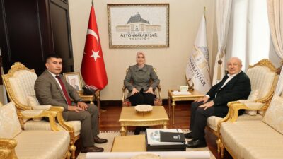 Afyonkarahisar Valisi Doç. Dr. Kübra Güran Yiğitbaşı, çalışmalarının ve ziyaretlerinin