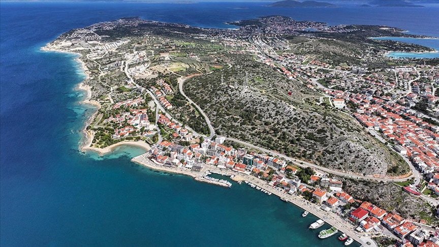 Başta Santorini olmak üzere Ege Denizi'ndeki adaları etkileyen deprem fırtınası,