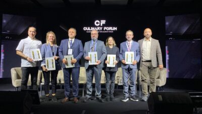 Afyon Kocatepe Üniversitesi (AKÜ) Turizm Fakültesi öğretim elemanları ve öğrencileri,