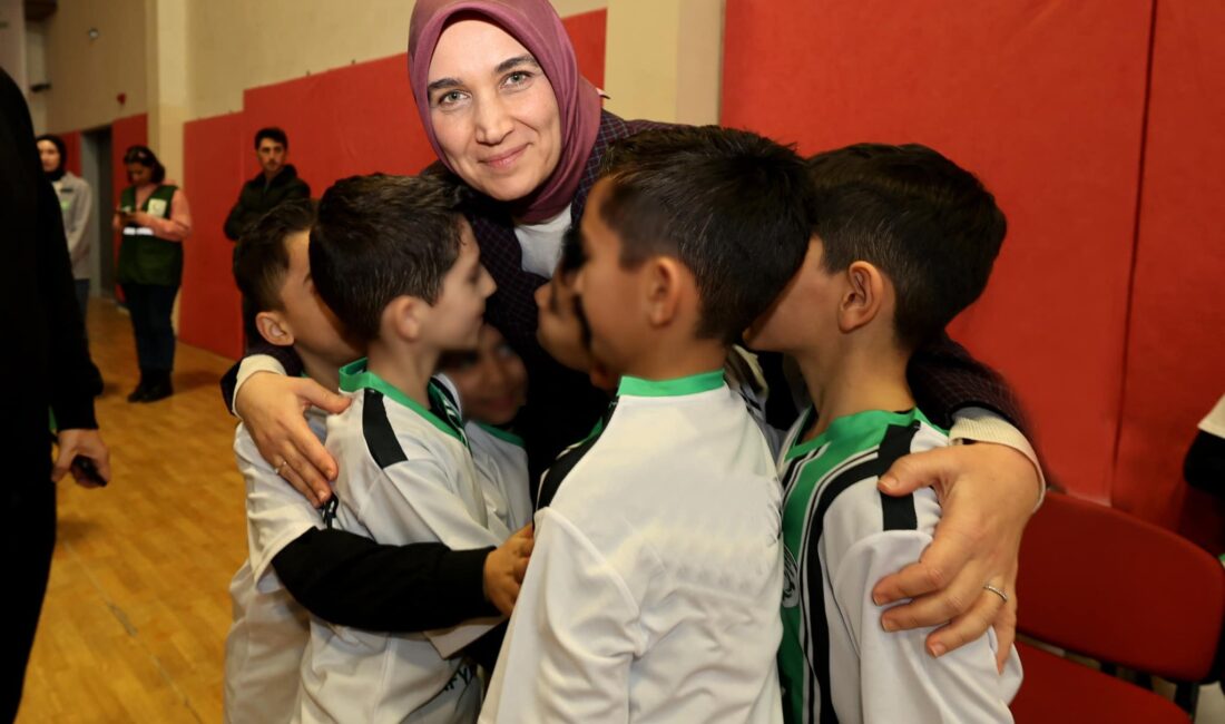 Afyonkarahisar'da Yeşilay Haftası, yeşil sahada renkli ve anlamlı bir etkinlikle