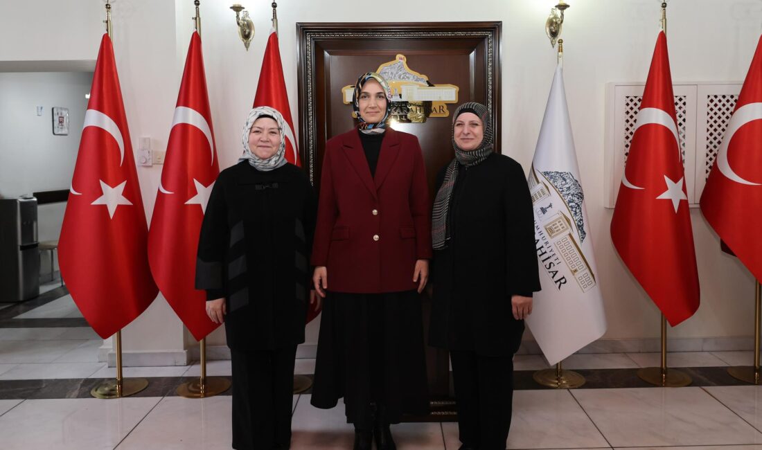   Afyonkarahisar Valisi Doç. Dr. Kübra Güran Yiğitbaşı, AK Parti