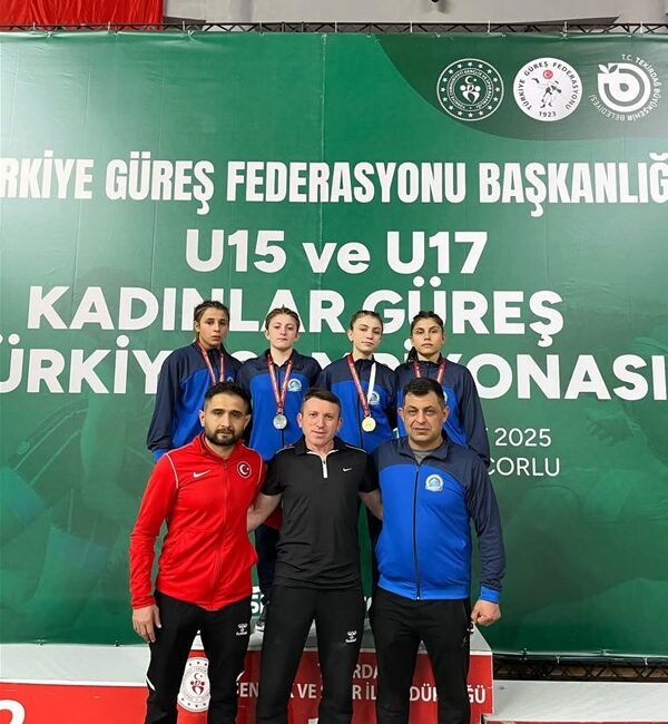 Afyon ekibi derece aldı Çorlu’da yapılan U17 Türkiye Güreş Şampiyonası’nda Afyonkarahisar ekibi büyük bir
