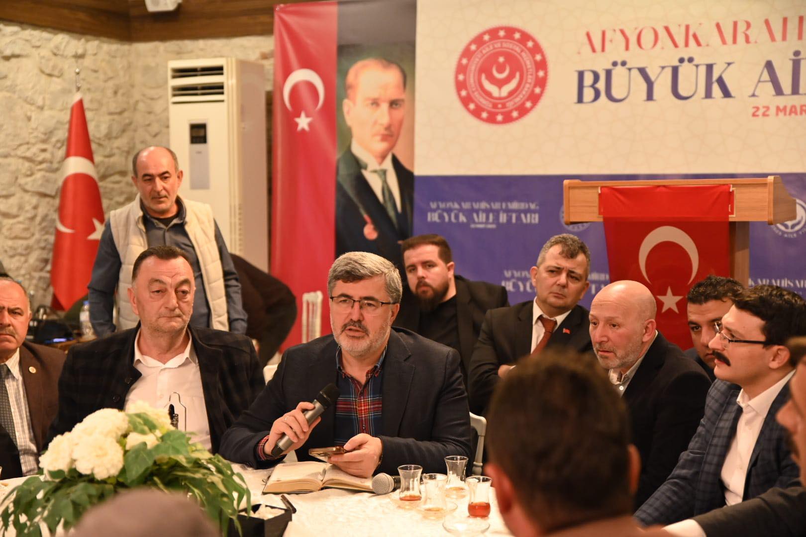 
AK Parti Afyonkarahisar Milletvekili Ali Özkaya, Emirdağ’da muhtarlarla buluştu.