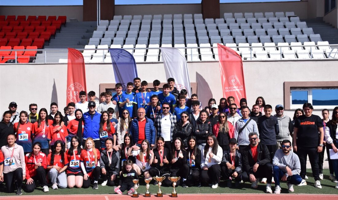Okul Sporları Atletizm müsabakaları Kocatepe Spor Kompleksi Atletizm sahasında tamamlandı.