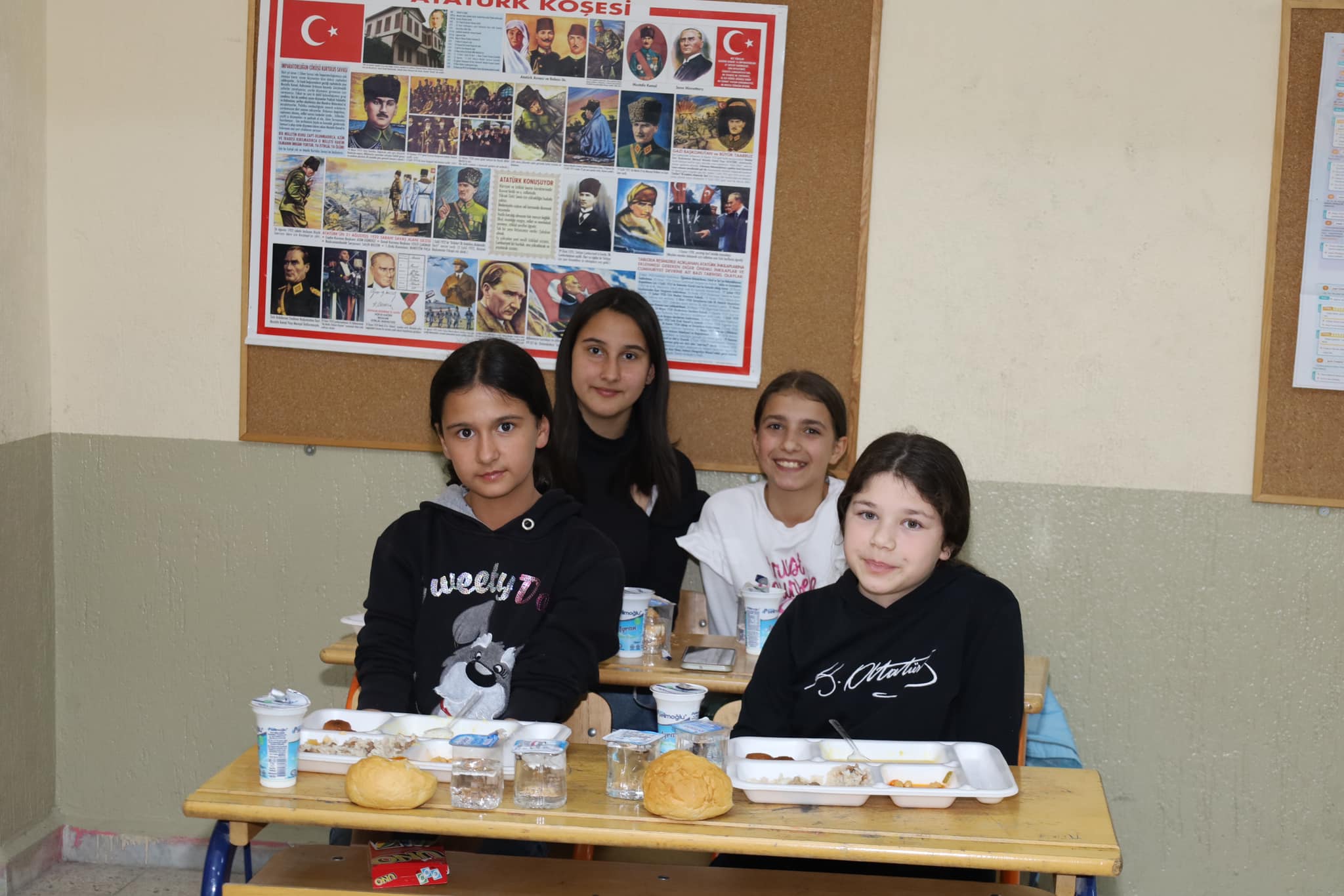Bayat Belediye Başkanı Halil İbrahim Bodur, Atatürk Ortaokulu ve İlkokulu