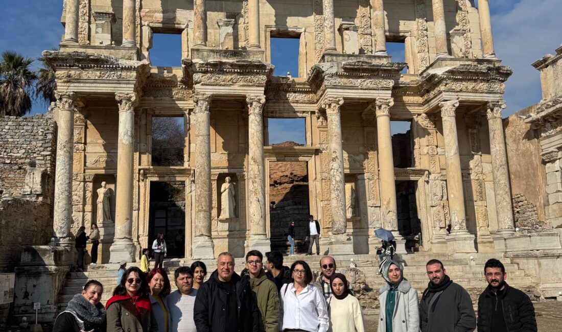 Başkan Gappi, gazetecilik etiğini anlattı İzmir Gazeteciler Cemiyeti Başkanı Dilek Gappi, Medya İşçileri Sendikası'nın düzenlediği