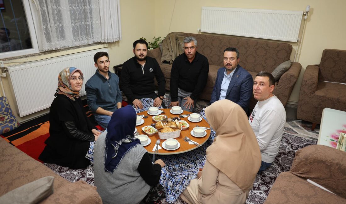 Başkan Öztaş, hemşerileriyle iftarda buluştu Adnan ÖztaşBaşkanı Adnan Öztaş, Ramazan ayının manevi atmosferini hemşerileriyle paylaşmaya