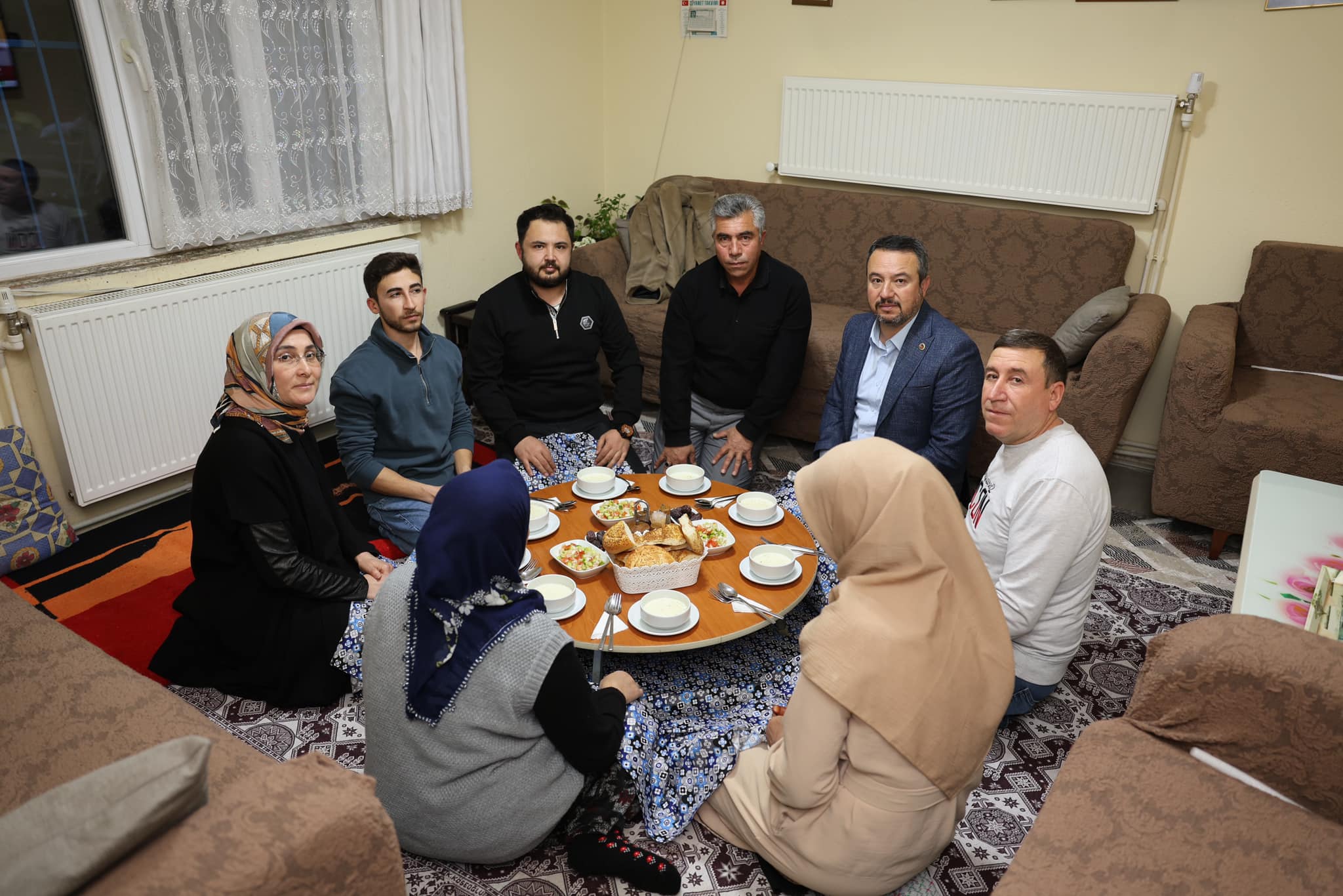 Adnan ÖztaşBaşkanı Adnan Öztaş, Ramazan ayının manevi atmosferini hemşerileriyle paylaşmaya