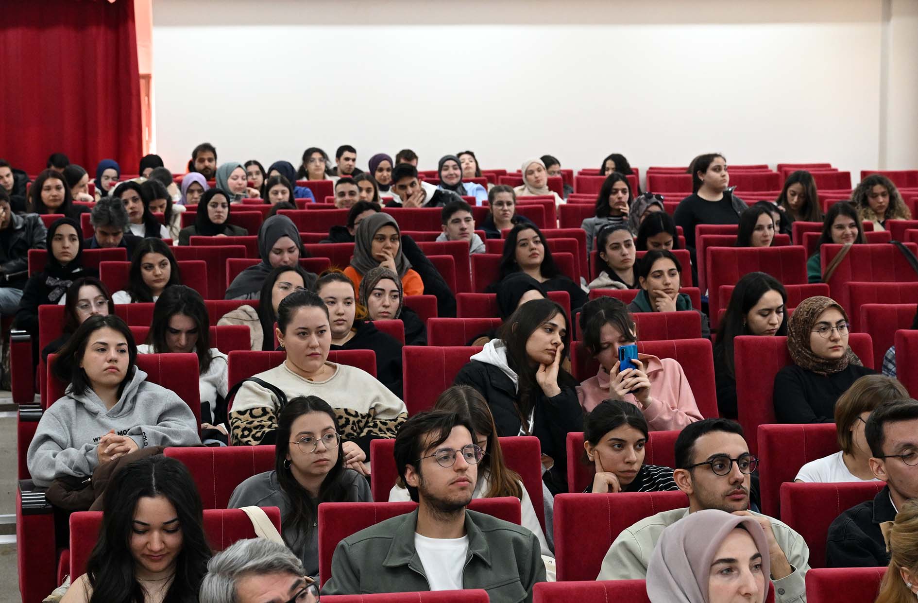 Afyon Kocatepe Üniversitesi (AKÜ) Kadın ve Aile Araştırmaları Uygulama ve